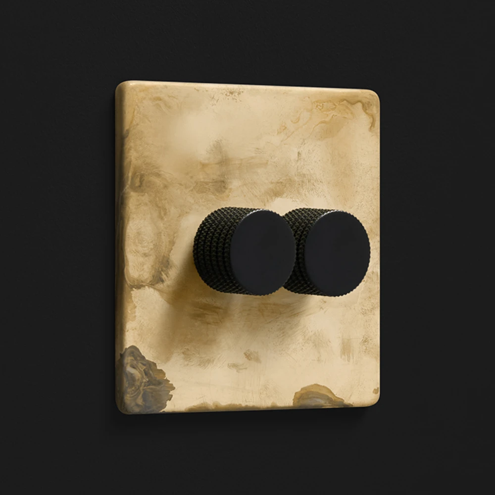 DR_250.002-Mia Urbo Home-wlacznik-wylacznik-lacznik- sciemniacz-dimmer -zloty- patynowany-czarny- vypínače- zásuvky- hämardam.webp