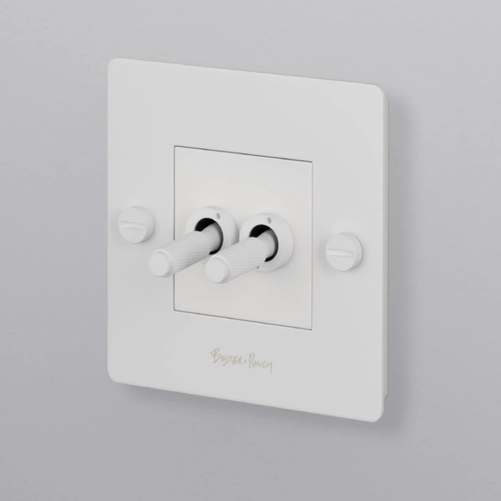 Mia-Urbo-Buster-Punch-bialy-mat-dzwigniowy-retro-loft-schodowy-krzyzowy-sciemniacz-wlacznik-wylacznik-lacznik-switch-Home-automation-interrupteurs-lichtschalter-Steckdosen (1).webp