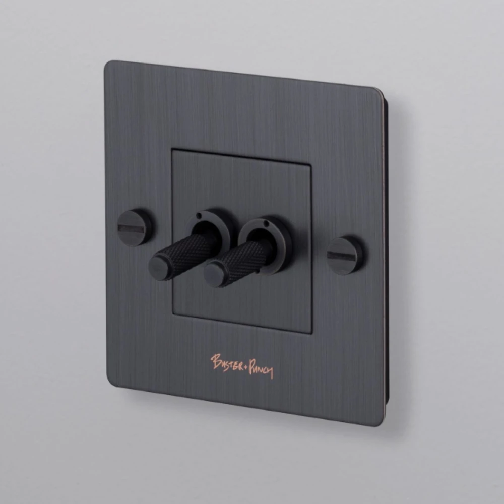 Mia-Urbo- Buster-Punch-smoked-bronze-RETRO-LOFT-industrialny-schodowy-krzyzowy-wlacznik-wylacznik-lacznik-dzigienkowy-dzwigniowy-выключатели-розетки- вимикачі-розетки-villanykapcsolók-aljz.webp