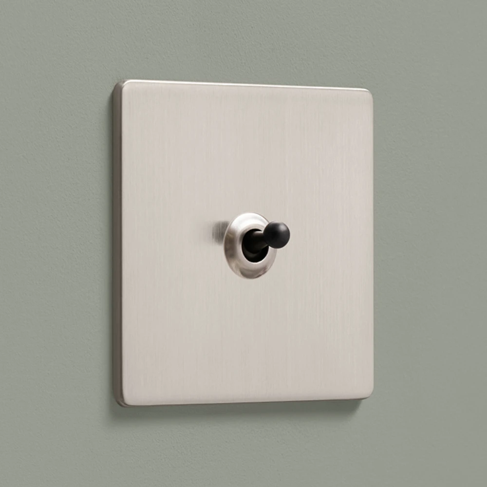 DR_040.001_B Mia Urbo Home wlacznik swiatla dzwigniowy pojedynczy szczotkowany stalowy - czarny (1).webp