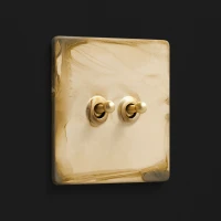 DR_050.002-Mia Urbo Home-wlacznik-wylacznik-lacznik-dzwigniowy-dzwigienkowy -zloty- patynowany-zloty-gold-brass-patinated-šviesos-jungikliai-lizdai-halványabb.webp