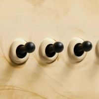 DR_050.004-Mia Urbo Home-wlacznik-wylacznik-lacznik-dzwigniowy-dzwigienkowy -zloty- patynowany-czarny- vypínače- zásuvky- hämardam (2).webp