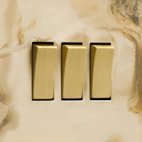 DR_150.003-Mia Urbo Home-wlacznik-wylacznik-lacznik-sciemniacz- klawiszowy-patynowany-zloty-brass-gold-smoked-patinated-zloty-šviesos-jungikliai-lizdai-halványabb (1).webp