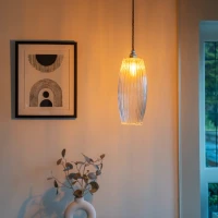 Soho Lighting Henley Curve Fluted-Mia-Urbo-lampa-wiszaca-sufitowa-pendant-retro-vintage-klasyczna-szklana-mosiadz-antyk-premium-oswietlenie-Lambid-Lamput-Lampes-Lámpák.webp