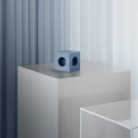 Avolt-Mia-Urbo-Home-Design-kostka-zasilajaca-przedluzacz-kolorowy-magnetyczny-USB C-extension-cord-socket-lichtschalter-ljusstrombrytare-ljusstrombrytare-вимикачі та розетки shark blue 2.webp