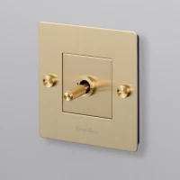 Mia-Urbo-Buster-Punch-zloty-mosiadz-szczotkowany-RETRO-LOFT-industrialny-schodowy-krzyzowy-wlacznik-wylacznik-lacznik-dzigienkowy-dzwigniowy-uniwersalny-zwierny-pojedynczy 2.webp