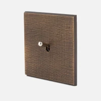 MOD_430_001 - Modelec Premium Light switch socket wlacznik wylacznik lichtschalter smart home Bras mosiadz tekstu.webp