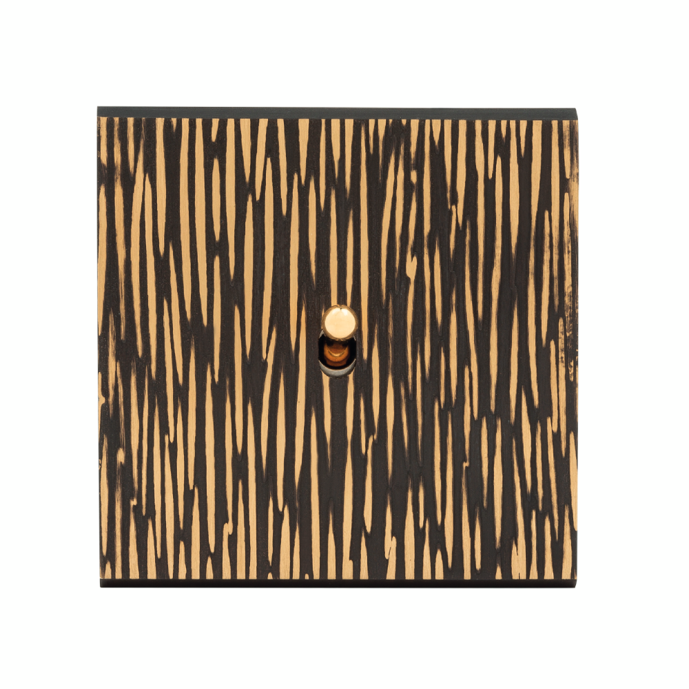 MOD_431_001 Modelec Premium Light switch socket wlacznik wylacznik lichtschalter smart home Brass mosiadz tekstura (1).webp