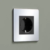 DR_S70.001_B Mia Urbo Design gniazdo kontakt socket pojedyncze chrom czarny chrome.webp
