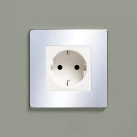 DR_S70.001_B Mia Urbo Design gniazdo kontakt socket pojedyncze chrom bialy chrome 2.webp