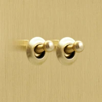 DR_030.002-Mia Urbo Home-wlacznik-wylacznik-lacznik-dzwigniowy-zloty-szczotkowany-brushed-brass-zloty- šviesos-jungikliai-lizdai-halványabb (1).webp