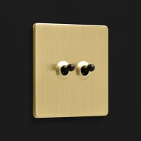 DR_030.002-Mia Urbo Home-wlacznik-wylacznik-lacznik-dzwigniowy-zloty-szczotkowany-brushed-brass-czarny- vypínače- zásuvky- hämardam.webp