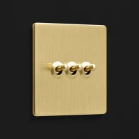 DR_030.003-Mia Urbo Home-wlacznik-wylacznik-lacznik-dzwigniowy-zloty-szczotkowany-brushed-brass-zloty- šviesos-jungikliai-lizdai-halványabb.webp