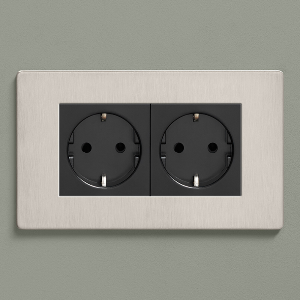 DR_S40.02 Mia Urbo Home-gniazdo-kontakt-socket-shuko-brushed steel-szczotkowane-lichtschalter-Steckdosen-lysdæmper-vypínače- zásuvky- hämardam (2).webp