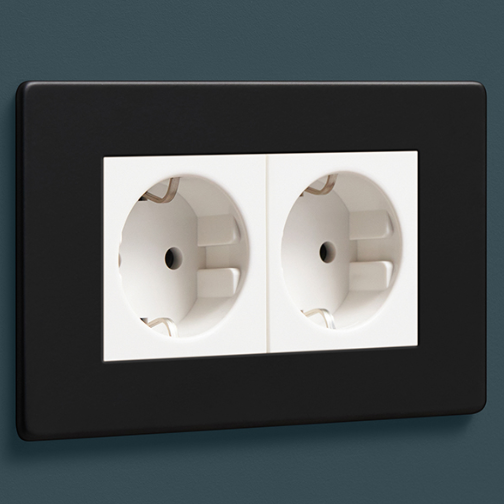 DR_S20.002 Mia Urbo Home gniazdo kontakt socket czarny mat- czarny 2 black mat (2).webp