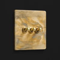 DR_250.003-Mia Urbo Home-wlacznik-wylacznik-lacznik-dzwigniowy-dzwigienkowy -zloty- patynowany -brushed-brass-zloty- šviesos-jungikliai-lizdai-halványabb.webp
