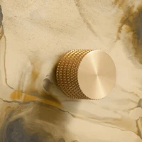 DR_250.001-Mia Urbo Home-wlacznik-wylacznik-lacznik-sciemniacz-dimmer -zloty- patynowany-zloty-gold-brass-patinated-šviesos-jungikliai-lizdai-halványabb (1).webp