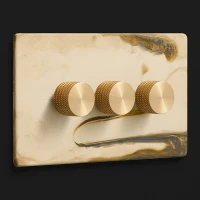 DR_250.003-Mia Urbo Home-wlacznik-wylacznik-lacznik-sciemniacz-dimmer -zloty- patynowany-zloty-gold-brass-patinated-šviesos-jungikliai-lizdai-halványabb (1).webp