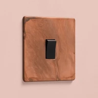 DR_160.001-Mia Urbo Home-wlacznik-wylacznik-lacznik- klawiszowy- patynowana-miedz-copper-patinated-tarnished --czarny- vypínače- zásuvky- hämardam.webp
