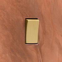 DR_160.001-Mia Urbo Home-wlacznik-wylacznik-lacznik-sciemniacz- klawiszowy- patynowana-miedz-copper-patinated-tarnished -zloty-šviesos-jungikliai-lizdai-halványabb (1).webp