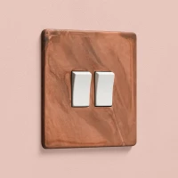 DR_160.002-Mia Urbo Home-wlacznik-wylacznik-lacznik-klawiszowy-patynowana-miedz-copper-patinated-bialy-вимикачі-розетки- реостат.webp