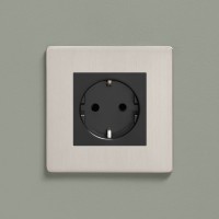 DR_S40.001-Mia Urbo Home-gniazdo-kontakt-socket-shuko-lichtschalter-Steckdosen-lysdæmper-vypínače- zásuvky- hämardam- lysbrytere- stikkontakter-gaismas-slēdži-rozetes-ryškesnis- вимикачі-розетки- реостат-silver (3).jpg