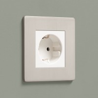 DR_S40.001-Mia Urbo Home-gniazdo-kontakt-socket-shuko-lichtschalter-Steckdosen-lysdæmper-vypínače- zásuvky- hämardam- lysbrytere- stikkontakter-gaismas-slēdži-rozetes-ryškesnis- вимикачі-розетки- реостат-silver (1).jpg