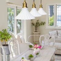 Soho-Lighting- Scallop Fluted Bell bialy-Mia-Urbo-lampa-oswietlenie-nowoczesne-vintage-zloty-mosiadz-szklane-premium-Lampor-Лампи-Lempos-Lampas 5.webp