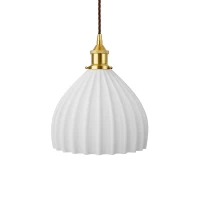 Soho-Lighting- Large Scallop bialy-Mia-Urbo-lampa-oswietlenie-nowoczesne-vintage-zloty-mosiadz-szklane-premium-Lampor-Лампи-Lempos-Lampas 2.webp