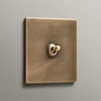 Soho Lighting Mia-Urbo-Home-Premium-wlacznik-wylacznik-gniazdo-automatyka-lichtschalter-ljusstrombrytare-switch-socket-вимикачі та розетки-impulsowy-retro-loft-mosiadz-antykowany.webp