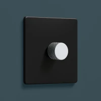 DR_220.001-Mia Urbo Home-wlacznik-wylacznik-LED-sciemniacz-dimmer-czarny-chrom-lysbrytere- stikkontakter-gaismas-slēdži-rozetes.webp