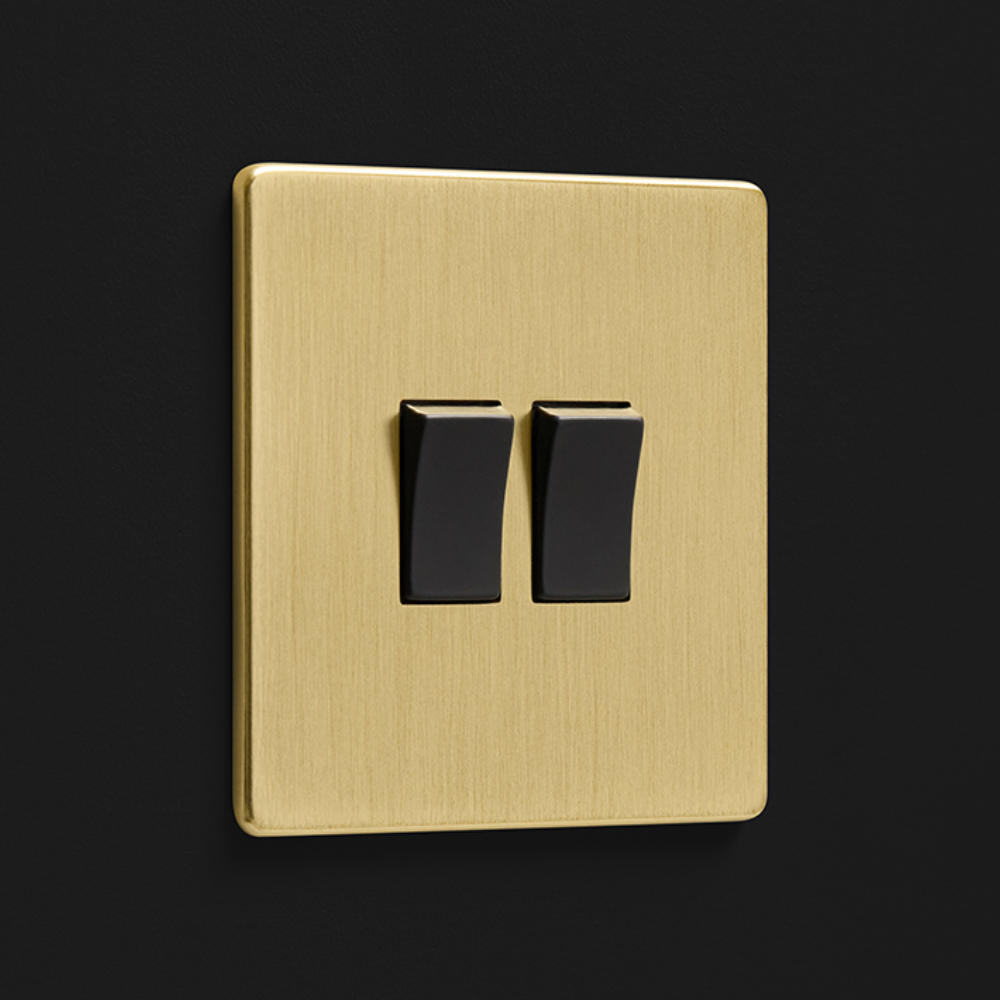 DR_130.002-Mia Urbo Home-wlacznik-wylacznik-lacznik-klawiszowy-zloty-szczotkowany-czarny-Home-automation-smart.webp