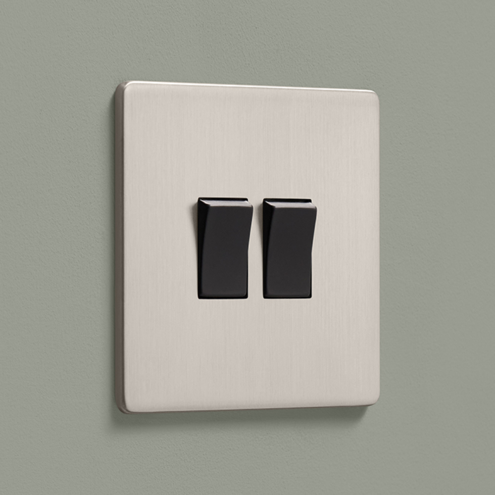 DR_140.002-Mia Urbo Home-wlacznik-wylacznik-lacznik-klawiszowy-srebrny-szczotkowany-czarny-Home-automation-smart.webp